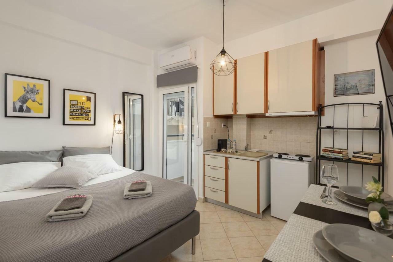 Central Studio! Fiber Wifi, Ac, Private, Self Check-In! سالونيك المظهر الخارجي الصورة