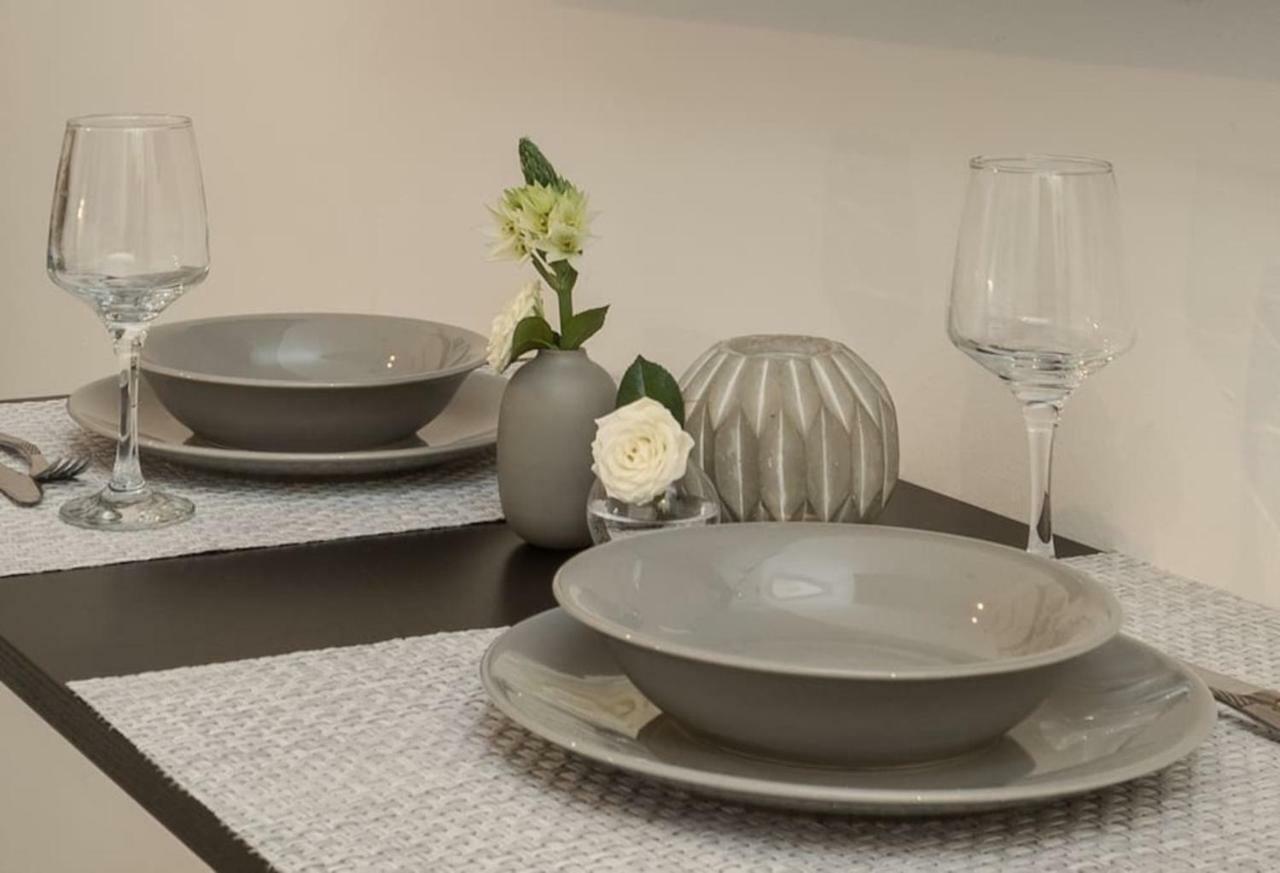 Central Studio! Fiber Wifi, Ac, Private, Self Check-In! سالونيك المظهر الخارجي الصورة