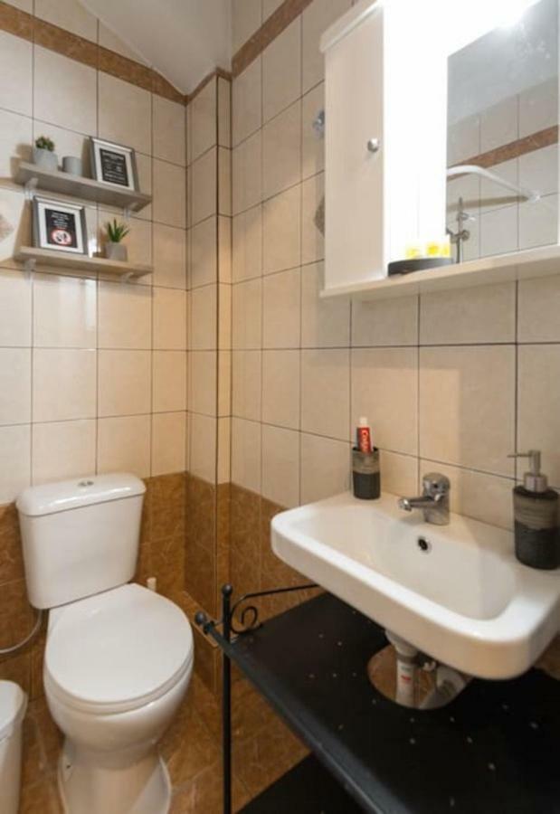 Central Studio! Fiber Wifi, Ac, Private, Self Check-In! سالونيك المظهر الخارجي الصورة